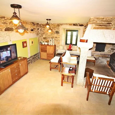 Casa De Rieiro * Cabana De Bergantinos